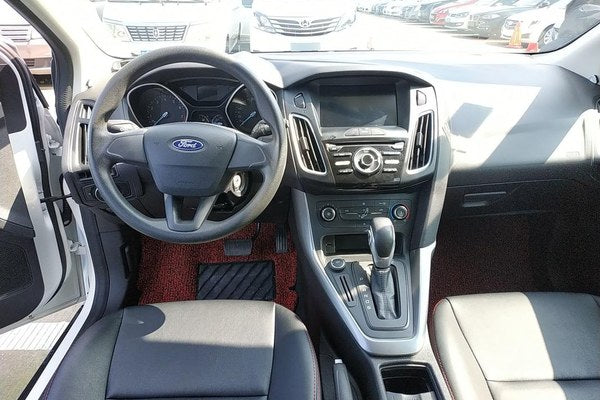 2019 Ford Focus  Hatchback 1.6L AT