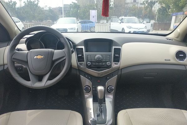 2015 Chevrolet Cruze  1.5L  SE AT