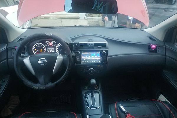 2014 Nissan TIIDA  1.6L CVT