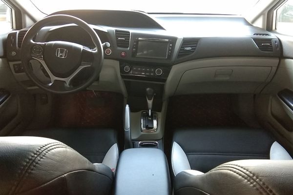 2015 Honda Civic  1.8L AT
